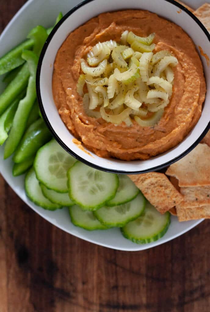 Hummus with Cucumbers, Peppers, and Pita Chips